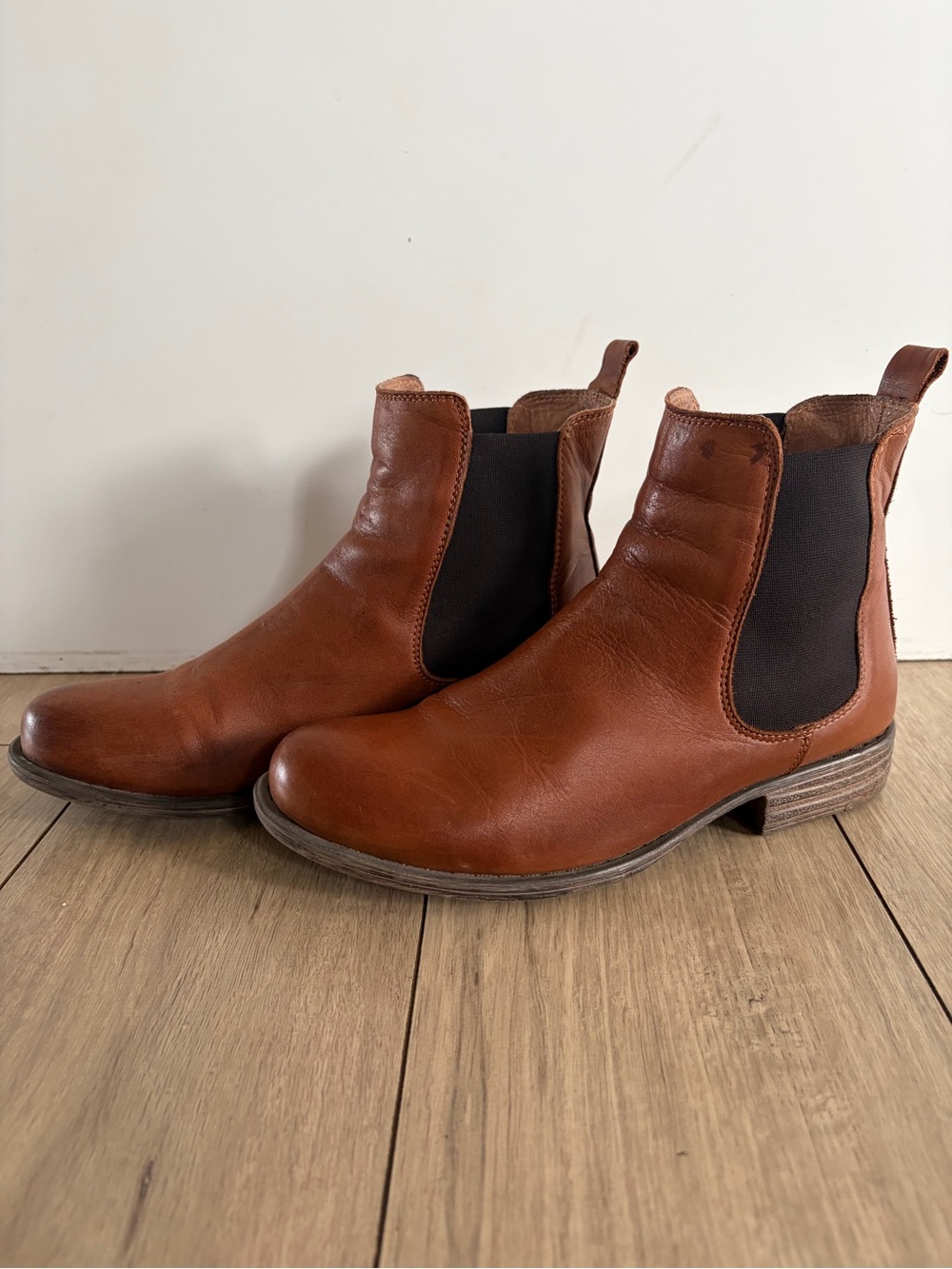 Miz Mooz Brown Leather Chelsea Boots - Classic Pull-On Casual